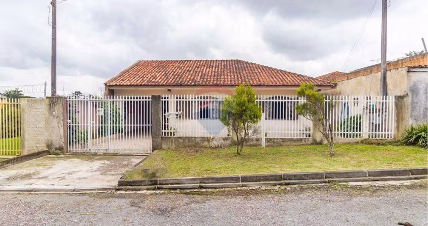 Casa para venda em Ouro Fino de 140.00m² com 3 Quartos, 1 Suite e 4 Garagens