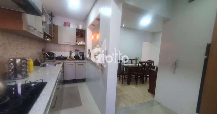 Casa de Condomínio para venda em Centro de 138.00m² com 2 Quartos, 1 Suite e 2 Garagens