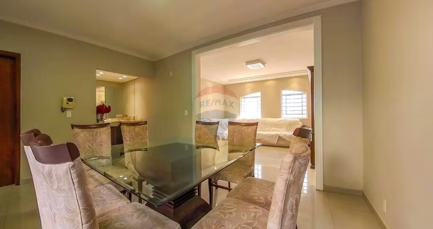 Casa para venda em Centro de 332.00m² com 3 Quartos, 1 Suite e 2 Garagens