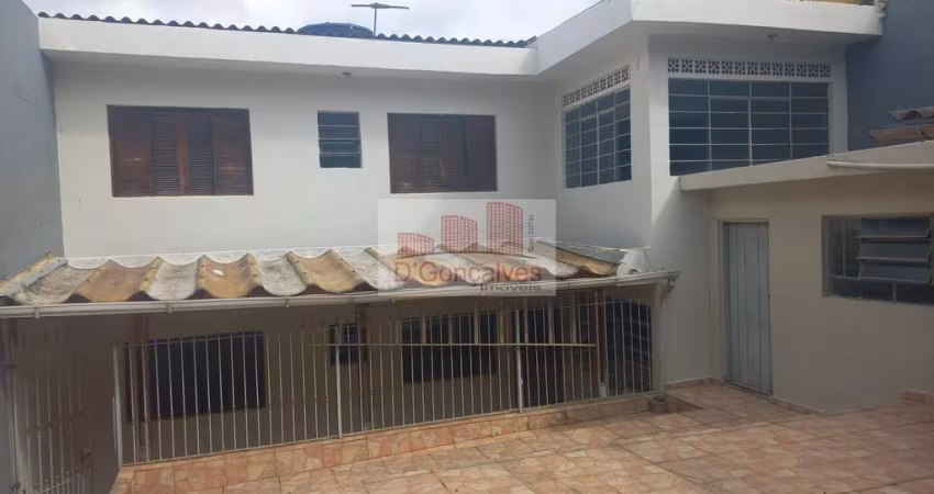 Sobrado para venda em Centro de 250.00m² com 4 Quartos e 4 Garagens