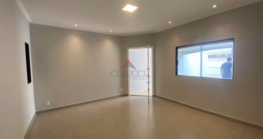 Casa para venda em Monte Carlo de 174.00m² com 3 Quartos e 2 Garagens