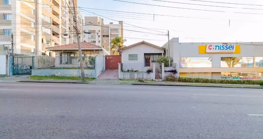 Casa para venda em Capão Raso de 108.00m² com 3 Quartos e 4 Garagens