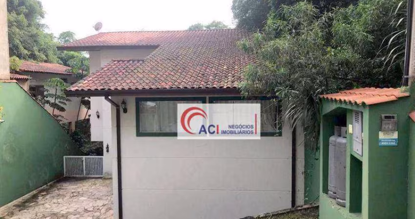 Casa de Condomínio para venda em Granja Viana de 392.00m² com 5 Quartos, 3 Suites e 2 Garagens