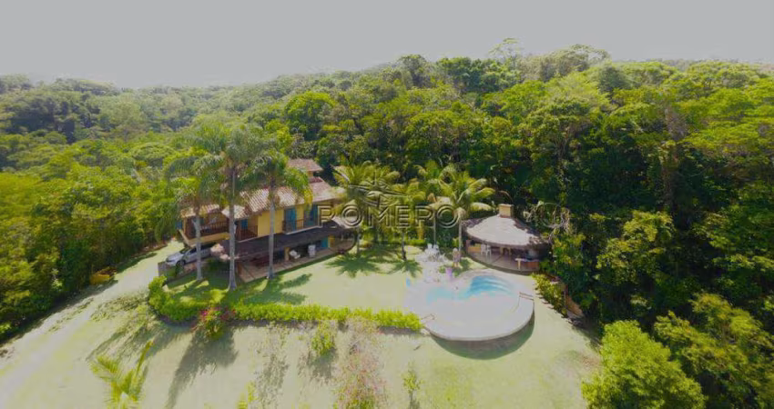 Casa de Condomínio para venda em Caçandoca de 200.00m² com 4 Quartos, 1 Suite e 3 Garagens