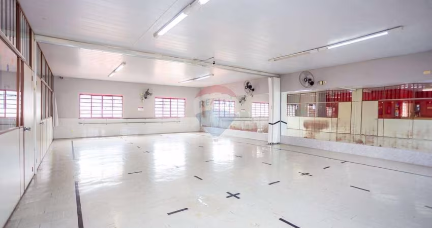 Prédio Comercial para venda em Hugo Lange de 367.00m² com 3 Quartos e 2 Garagens