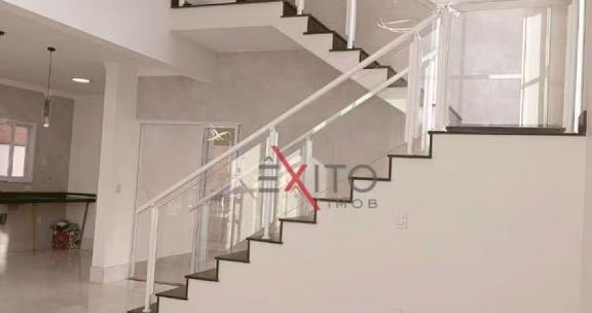 Casa para venda em Bella Vittà de 242.00m² com 3 Quartos, 1 Suite e 6 Garagens
