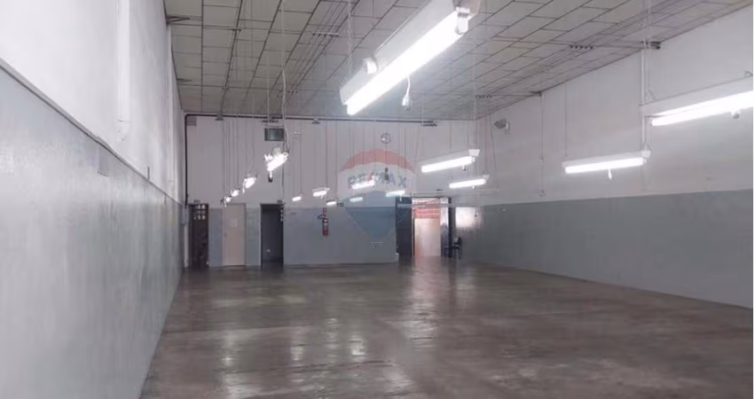 Galpão / Depósito / Armazém para alugar em Jardim Ipiranga de 370.00m² com 3 Garagens