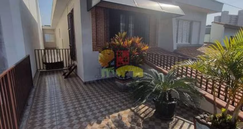 Sobrado para venda em Independência de 162.00m² com 2 Quartos e 2 Garagens
