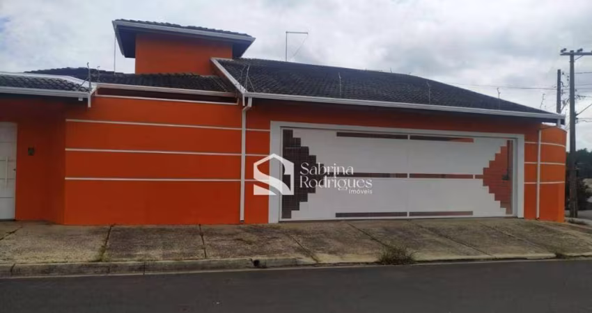 Casa para venda em Jardim Regente de 236.00m² com 3 Quartos, 1 Suite e 3 Garagens
