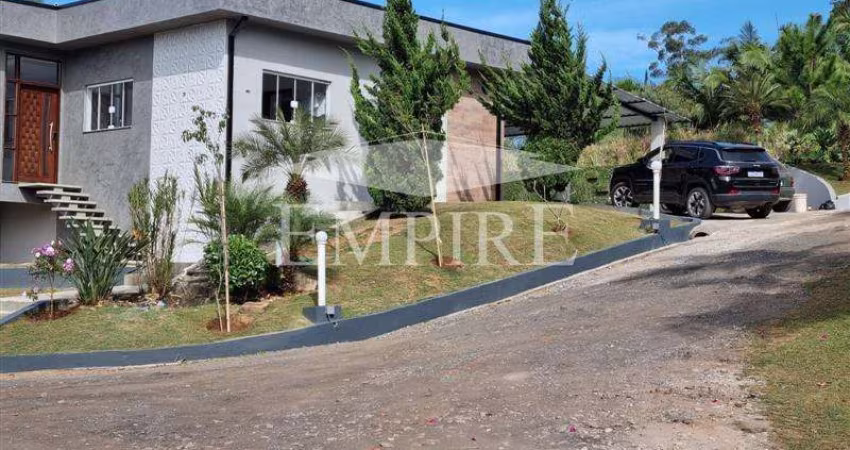 Casa de Condomínio para venda em Ipelândia de 250.00m² com 3 Quartos, 1 Suite e 4 Garagens