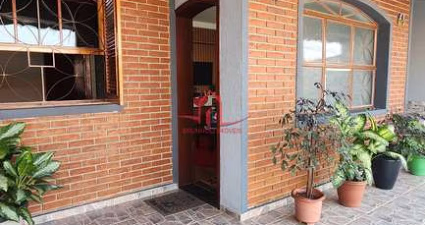 Casa para venda em Vila Santa Terezinha de 227.00m² com 4 Quartos, 1 Suite e 3 Garagens