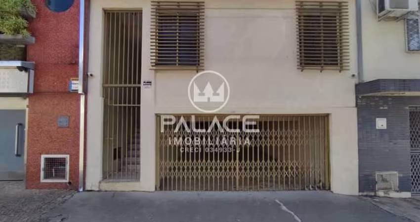 Casa para alugar em Centro de 127.00m² com 3 Quartos e 2 Garagens