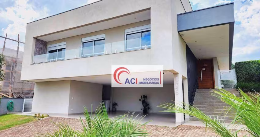 Casa de Condomínio para venda em Granja Viana de 303.00m² com 3 Quartos, 3 Suites e 6 Garagens