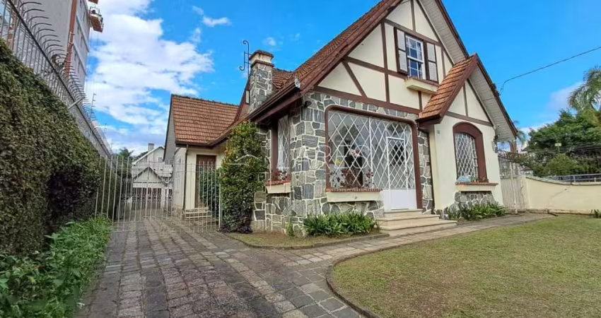 Casa para venda em Centro de 147.00m² com 3 Quartos e 6 Garagens