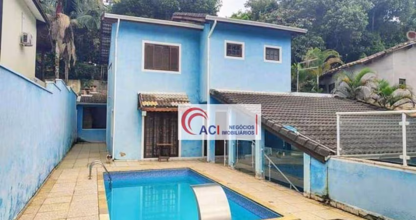 Casa de Condomínio para venda em Vila Verde de 200.00m² com 3 Quartos, 1 Suite e 5 Garagens