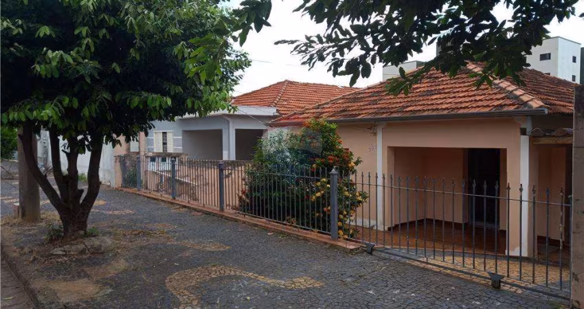 Casa para venda em Vila Massucheto de 233.00m² com 5 Quartos e 4 Garagens
