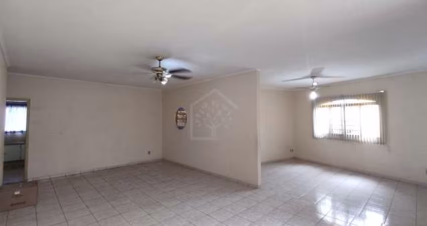 Casa para alugar em Paraíso de 193.00m² com 3 Quartos, 1 Suite e 2 Garagens