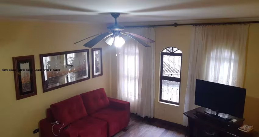 Sobrado para venda em Vila Carmela I de 200.00m² com 3 Quartos, 2 Suites e 3 Garagens