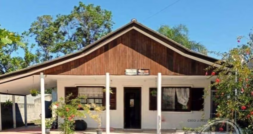 Casa para venda em Matinhos de 160.00m² com 4 Quartos, 1 Suite e 5 Garagens