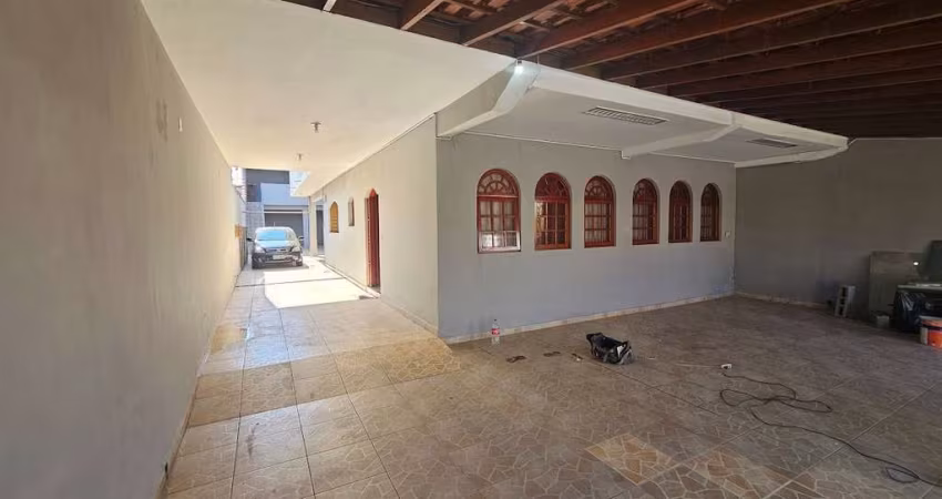Sobrado para venda em Vila Barros de 300.00m² com 5 Quartos, 3 Suites e 6 Garagens