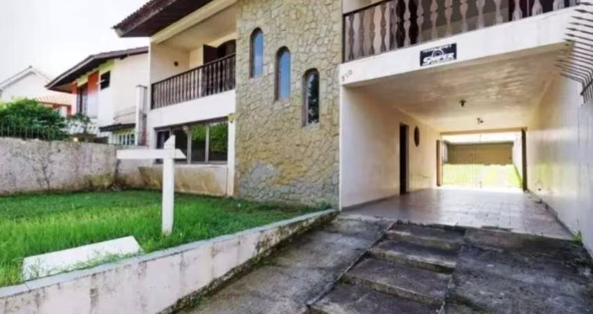 Sobrado para venda em Santa Quitéria de 308.00m² com 3 Quartos, 1 Suite e 4 Garagens