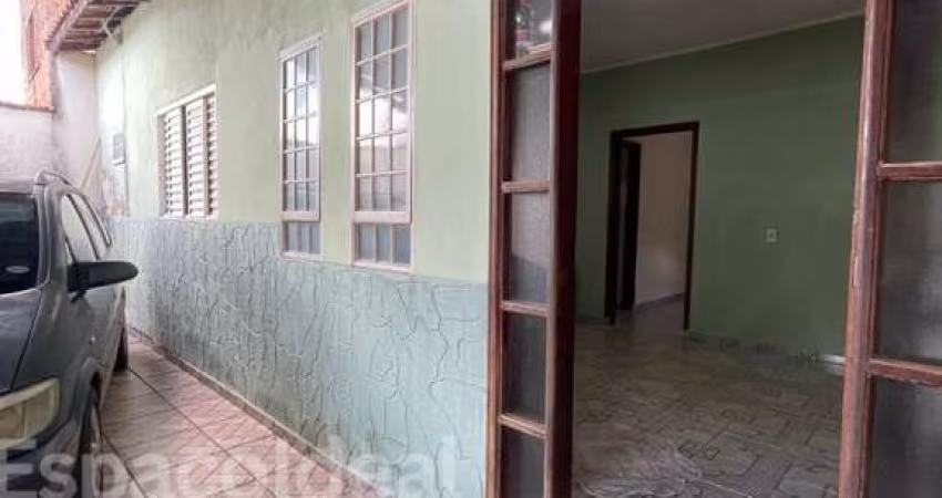 Casa para alugar em Jardim Monte Azul de 80.00m² com 2 Quartos, 1 Suite e 2 Garagens