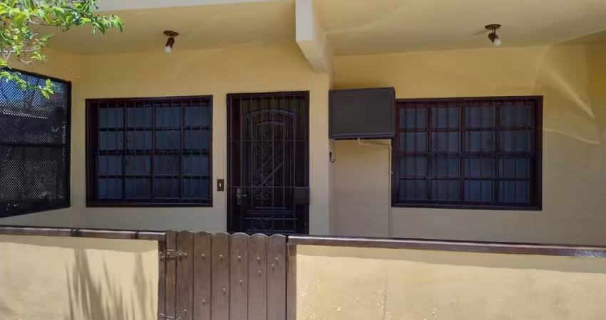 Casa de Condomínio para venda em Parque Burle de 50.00m² com 2 Quartos e 1 Garagem