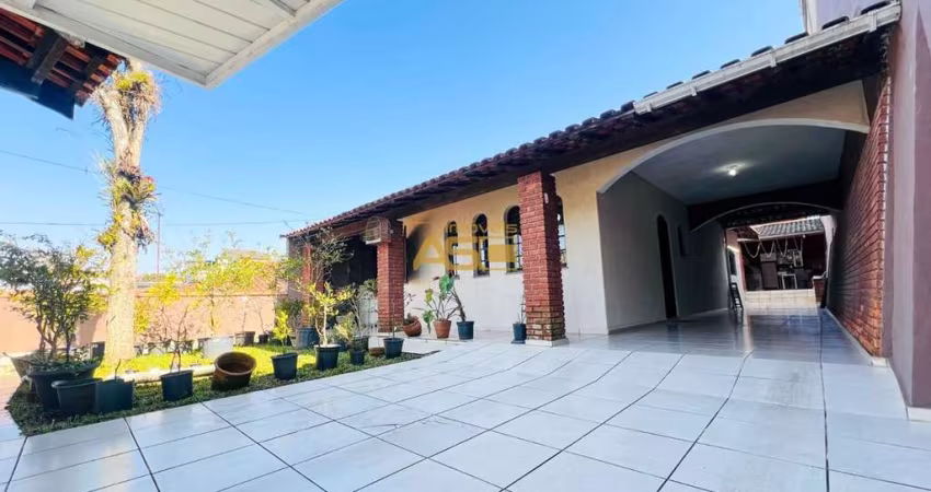 Casa para venda em Santa Luzia de 214.00m² com 3 Quartos, 1 Suite e 3 Garagens