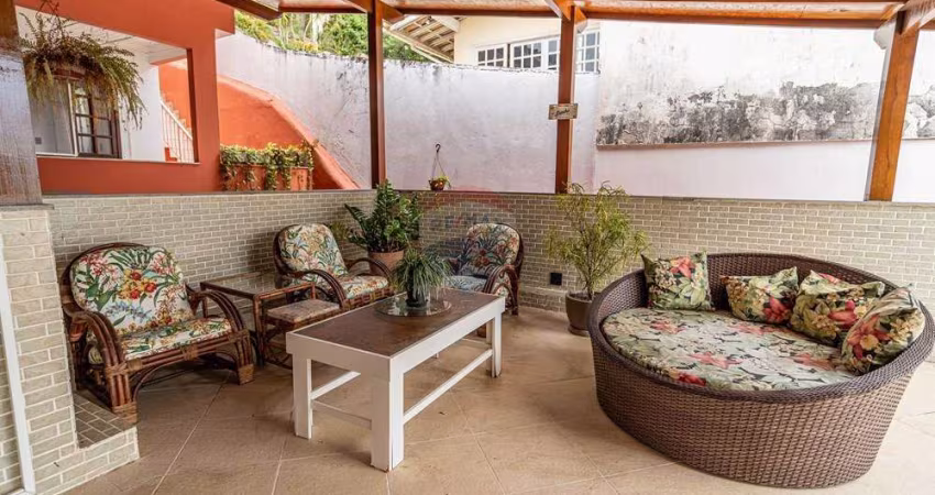 Casa para venda em Jardim Guanabara de 335.00m² com 4 Quartos, 2 Suites e 2 Garagens