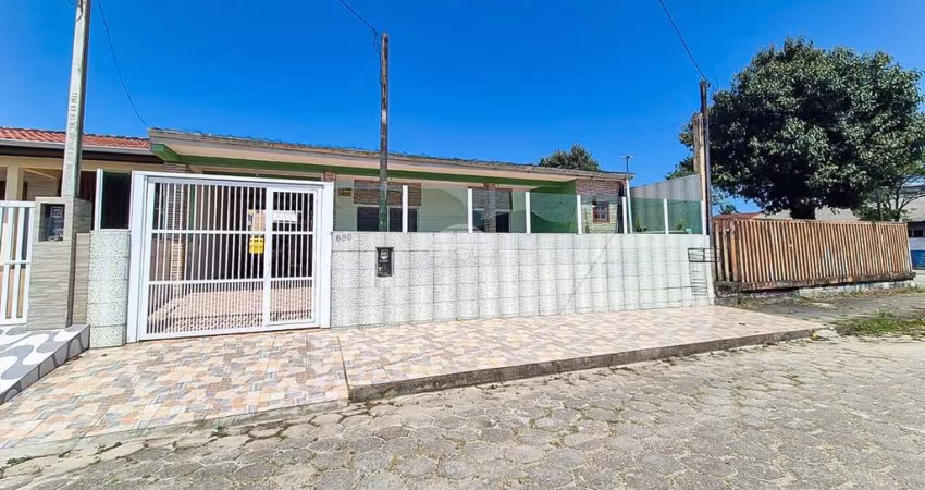 Casa para venda em Pontal Do Paraná de 240.00m² com 4 Quartos, 2 Suites e 2 Garagens