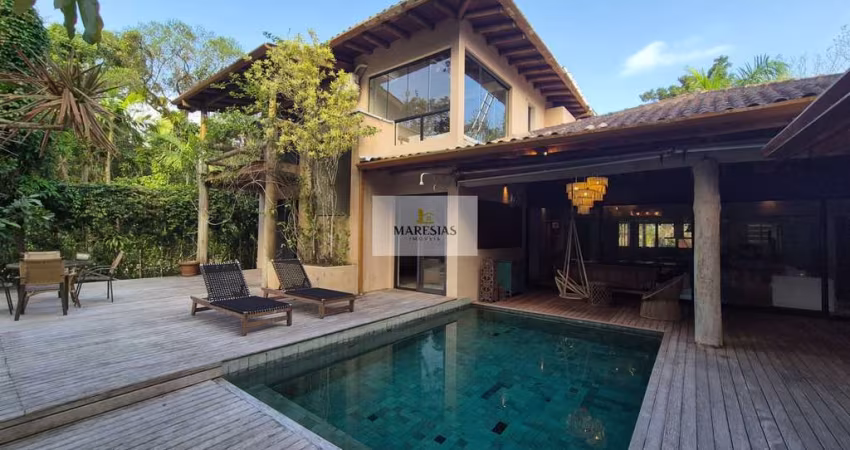 Casa para venda em Maresias de 280.00m² com 5 Quartos, 3 Suites e 3 Garagens