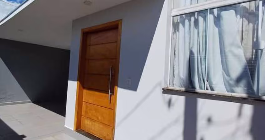 Casa para venda em Residencial Ouro Verde de 180.00m² com 2 Quartos, 1 Suite e 2 Garagens