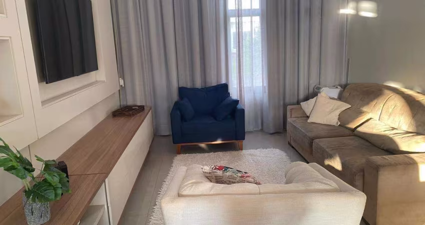 Casa de Condomínio para venda em Alphaville Dom Pedro de 210.00m² com 3 Quartos, 3 Suites e 4 Garagens