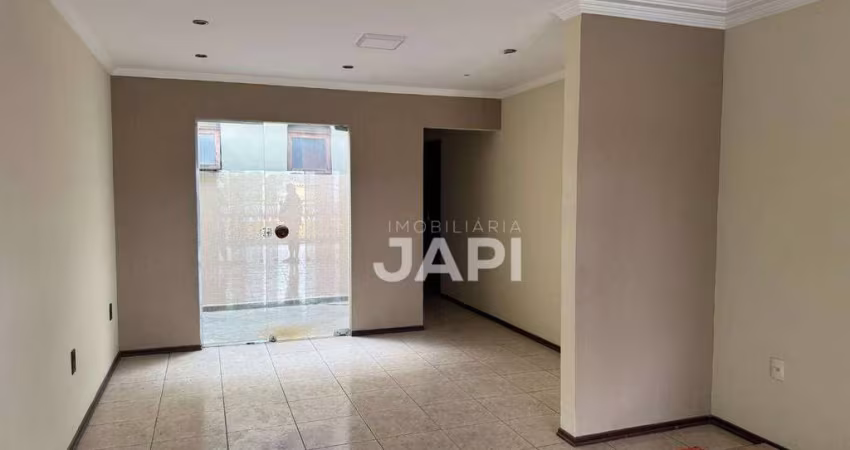 Casa para alugar em Cidade Nova de 243.00m² com 3 Quartos, 1 Suite e 2 Garagens