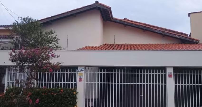 Casa para alugar em Jardim Pagliato de 360.00m² com 3 Quartos, 3 Suites e 2 Garagens