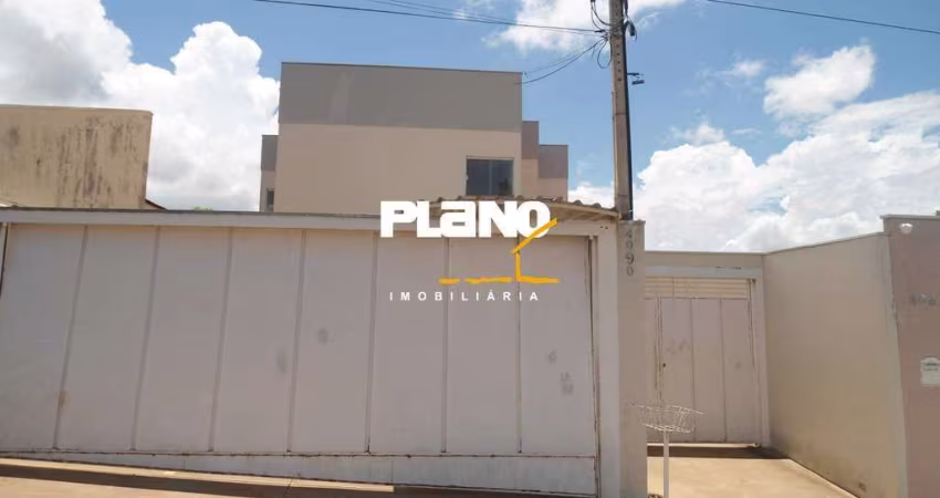 Apartamento para alugar em PARQUE SANTA HILDA de 64.00m² com 2 Quartos e 2 Garagens