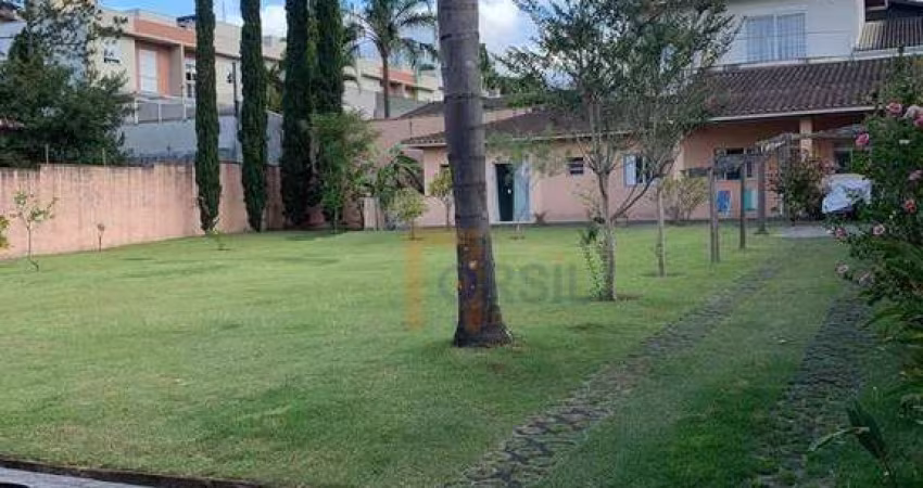Sobrado para venda em Vila Oliveira de 358.00m² com 5 Quartos, 4 Suites e 6 Garagens
