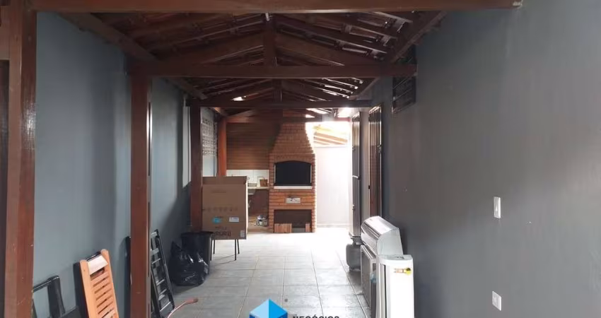 Sobrado para venda em Jardim Ouro Verde de 186.46m² com 3 Quartos, 1 Suite e 2 Garagens
