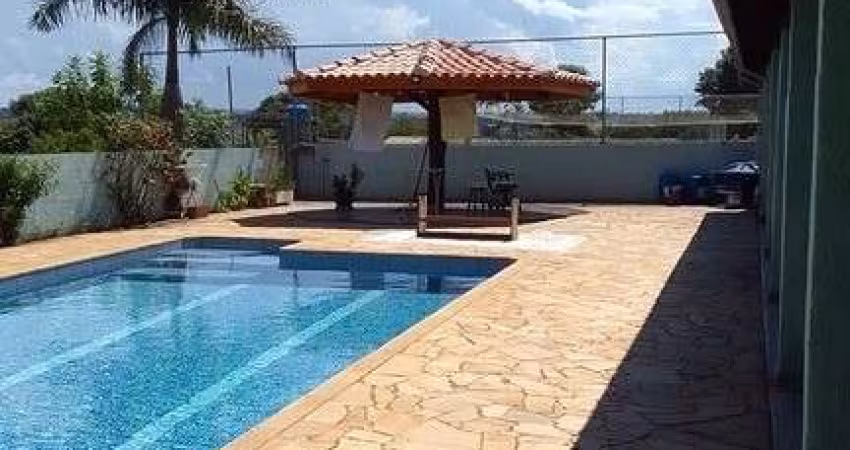 Chácara para venda em Bairro Dos Pires de 210.00m² com 2 Quartos e 5 Garagens