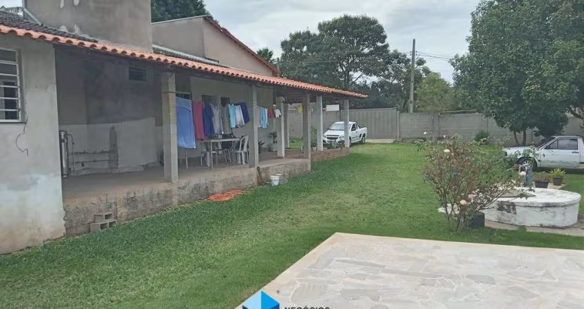 Chácara para venda em Bairro Dos Pires de 100.00m² com 3 Quartos, 1 Suite e 5 Garagens
