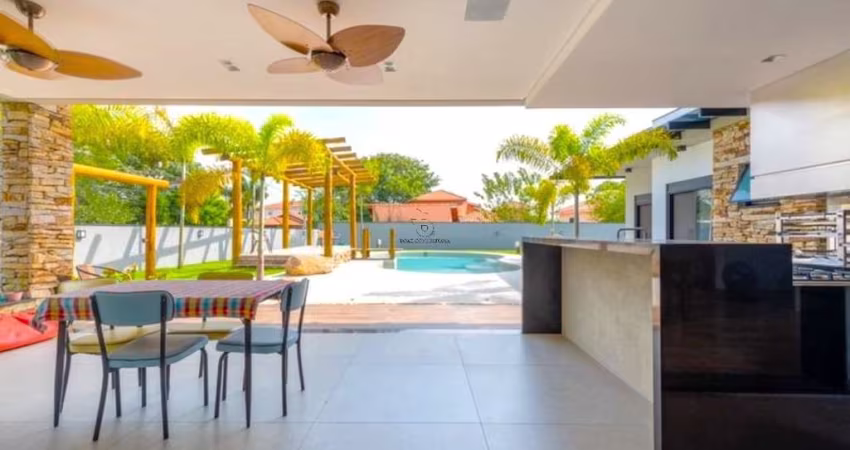 Casa para venda em Condomínio Vivendas Do Lago de 963.00m² com 3 Quartos, 3 Suites e 6 Garagens
