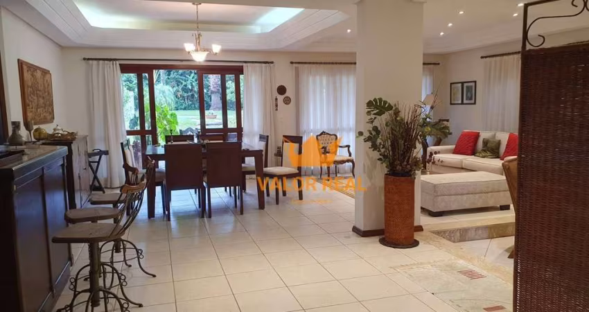 Casa de Condomínio para venda e aluguel em Jundiaí Mirim de 390.00m² com 4 Quartos, 4 Suites e 4 Garagens