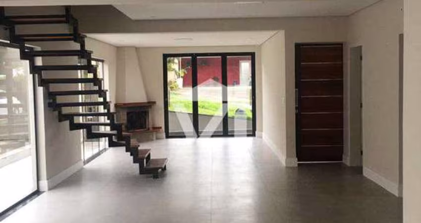 Sobrado para venda em Vila Oliveira de 450.00m² com 4 Quartos, 4 Suites e 2 Garagens