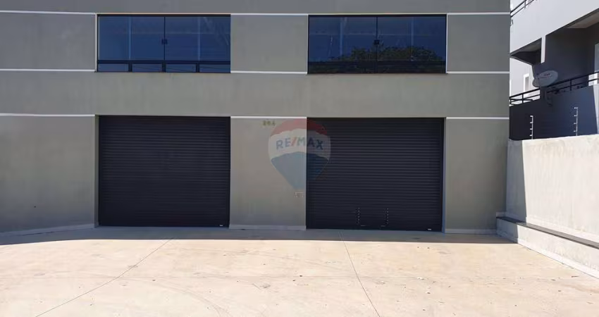 Galpão / Depósito / Armazém para alugar em Jardim Europa de 246.00m² com 4 Garagens