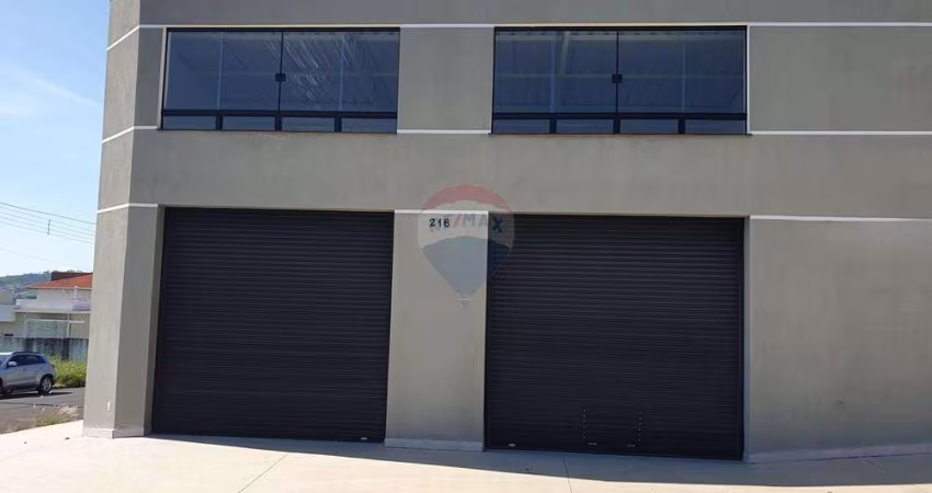 Galpão / Depósito / Armazém para alugar em Jardim Europa de 225.00m² com 4 Garagens