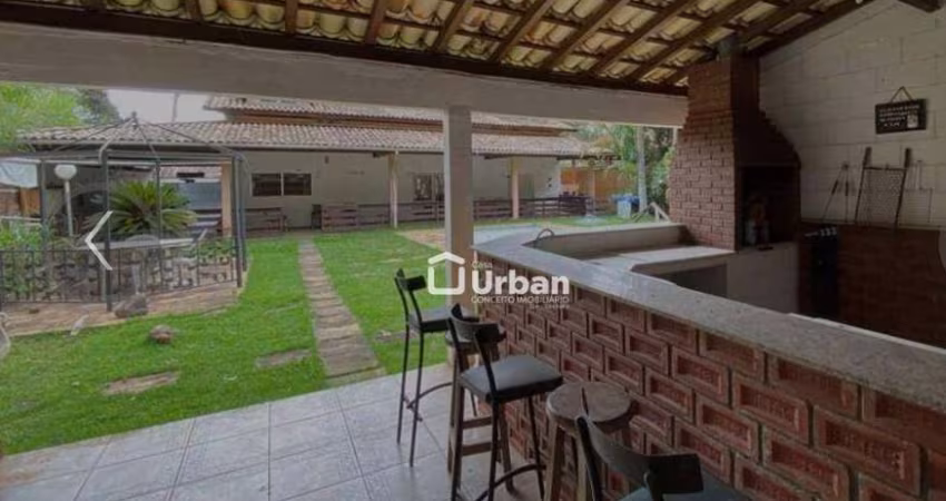 Casa de Condomínio para venda em Fazendinha de 450.00m² com 5 Quartos, 3 Suites e 6 Garagens
