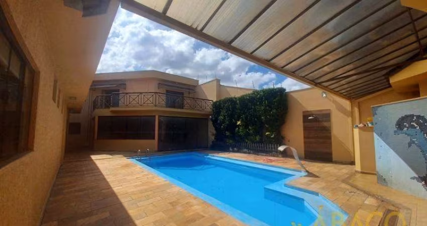 Sobrado para venda em Jardim Nova Santa Paula de 700.00m² com 7 Quartos, 2 Suites e 8 Garagens