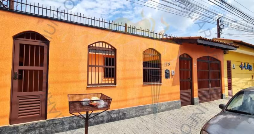 Casa para alugar em Jardim Santa Helena de 170.00m² com 3 Quartos, 1 Suite e 2 Garagens