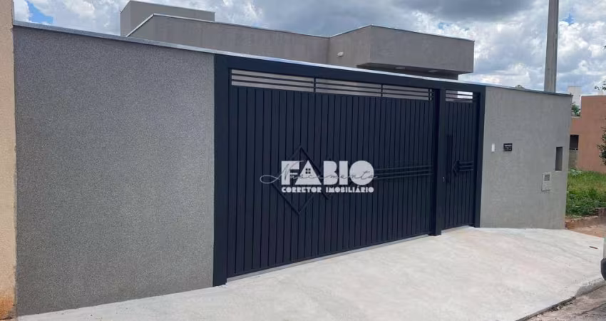 Casa para venda em Parque Dos Ipês de 80.00m² com 2 Quartos, 1 Suite e 2 Garagens