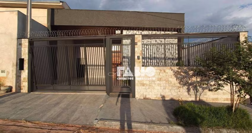 Casa para venda em Morada Real de 164.00m² com 3 Quartos, 1 Suite e 4 Garagens